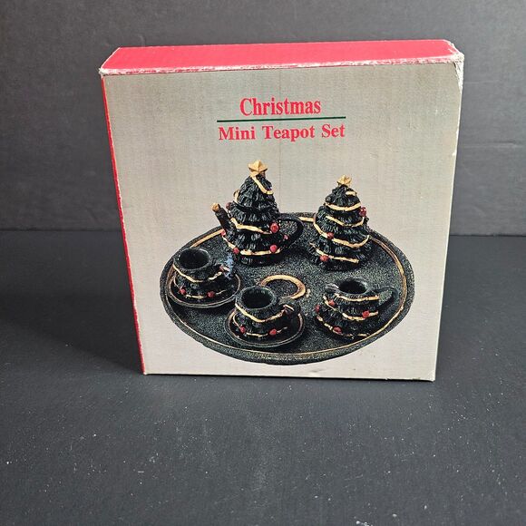 Vtg 1997 Christmas Miniature Tea Set Christmas Tree Teapot Cups Saucers - Picture 1 of 9